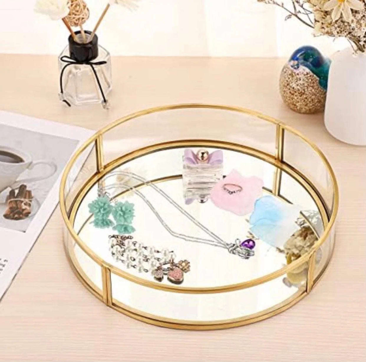 Metal & Glass Jewelry Storage Mirror – Elegant Organizer for Jewelry & Cosmetics (3)